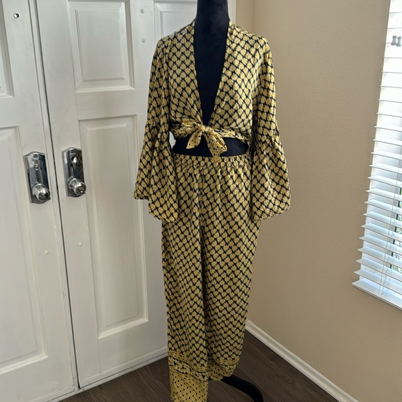 Elan Dresses & Skirts - 2 piece outfit